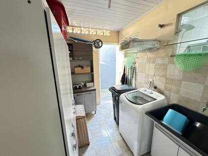 Casa mobiliada à venda no bairro Itacolomi – Balneário Piçarras/SC