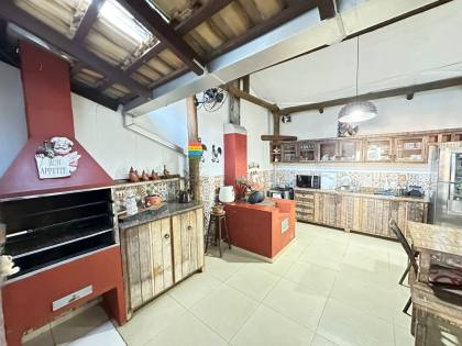 Casa mobiliada à venda no bairro Itacolomi – Balneário Piçarras/SC