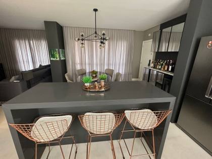 Apartamento Finamente Mobiliado no Centro de Itajaí