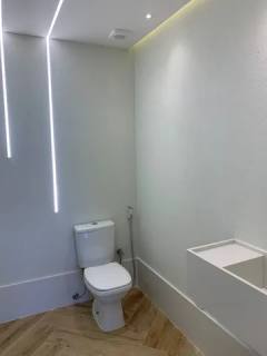 Aluga-se sala no Jardins