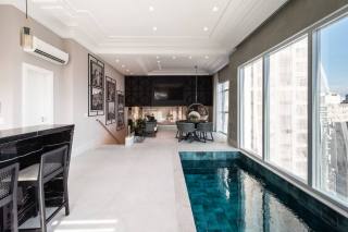 Cobertura Para Vender com 4 quartos 4 suítes no bairro meia praia em Itapema