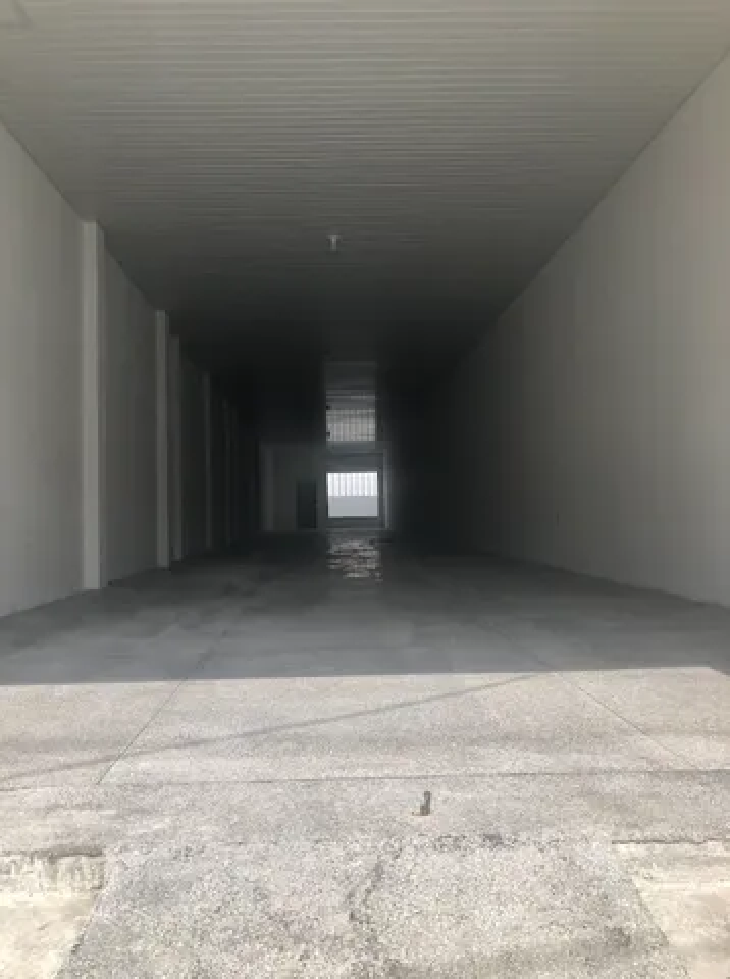 Aluga-se ponto comercial