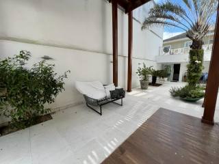 Aluga-se mansão na Barra da Tijuca