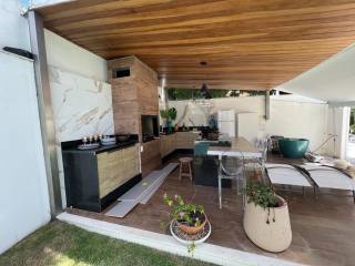 Aluga-se mansão na Barra da Tijuca