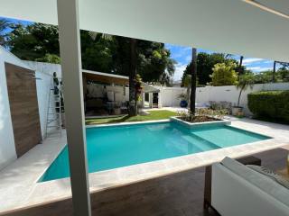 Aluga-se mansão na Barra da Tijuca