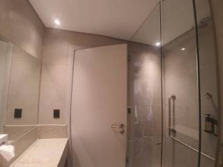 Vende-se flat reformado