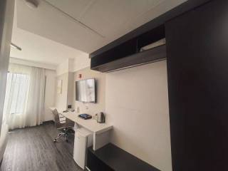 Vende-se flat reformado