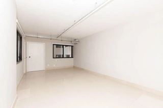 Aluga-se edifício comercial