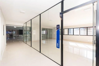 Aluga-se edifício comercial