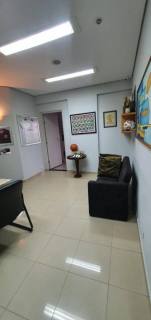 Vende-se edifício comercial