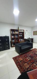 Vende-se edifício comercial