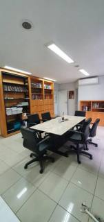 Vende-se edifício comercial