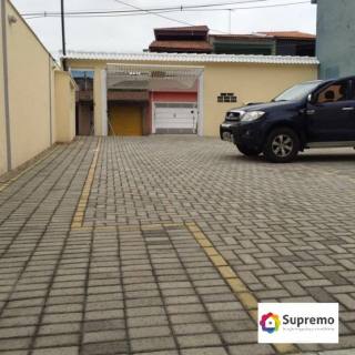 Aluga-se casa de vila