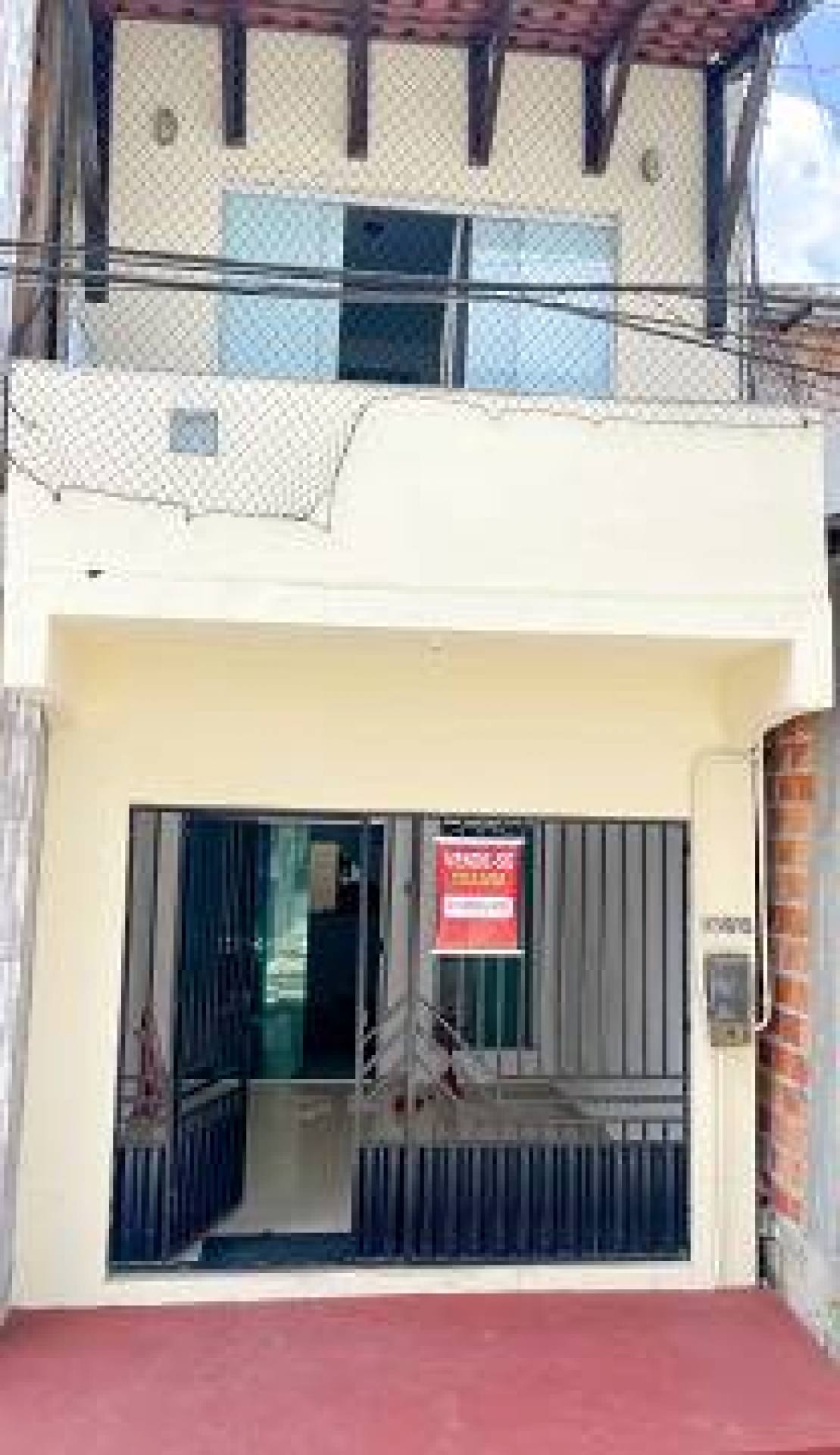 Vende-se casa de vila