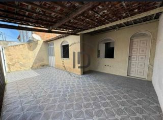 Casa Para Vender com 3 quartos 1 suíte no bairro Farolândia em Aracaju