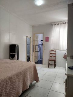 Casa no Bugio em Avenida Principal.