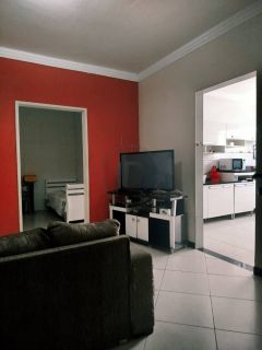 Casa no Bugio em Avenida Principal.