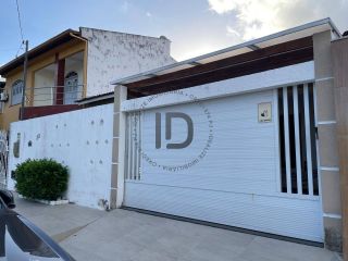 Casa a venda no Bairro Luzia!