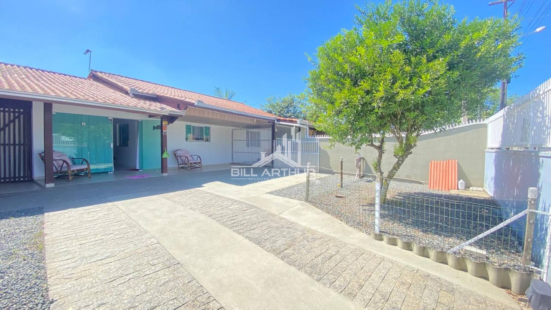 Casa com piscina a 800 metros da praia do tabuleiro