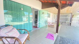Casa com piscina a 800 metros da praia do tabuleiro