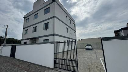 Apartamento na praia para locação anual