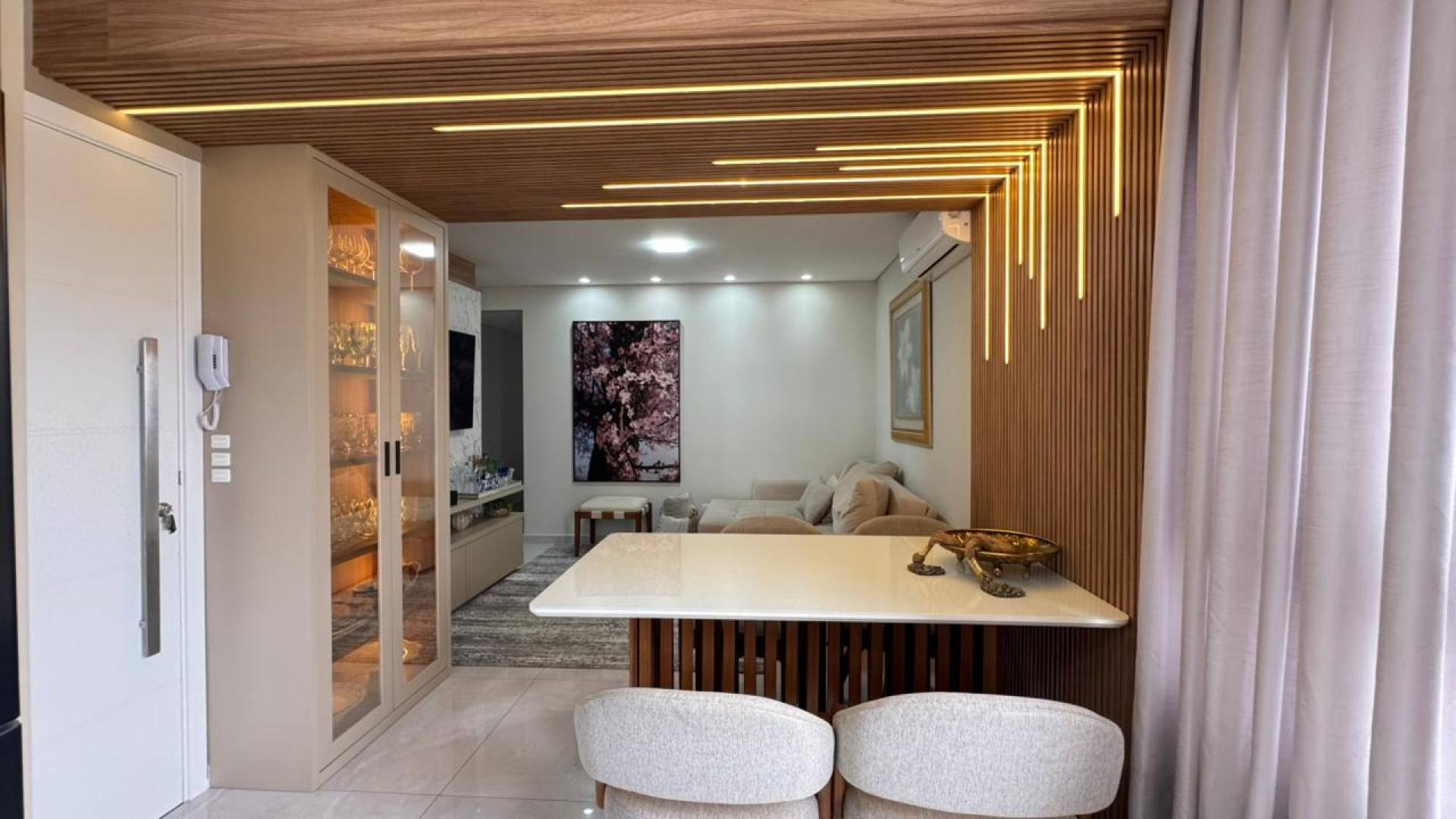 Apartamento Para Vender com 3 quartos 1 suítes no bairro centro  em Balneário Piçarras