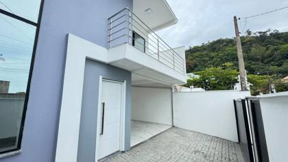 Sobrado com vista para o mar á venda com 3 quartos 1 suítes no bairro Centro em Penha