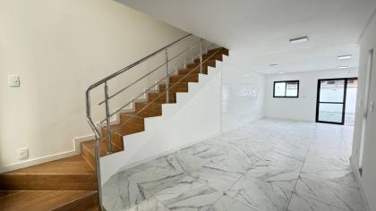 Sobrado com vista para o mar á venda com 3 quartos 1 suítes no bairro Centro em Penha