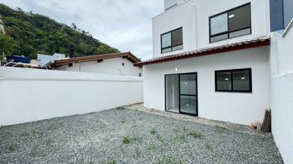 Sobrado com vista para o mar á venda com 3 quartos 1 suítes no bairro Centro em Penha