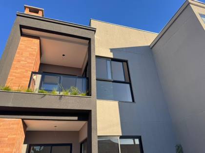 Apartamento Para Venda com 2 quartos 1 suítes no bairro ITACOLOMI em Balneário Piçarras