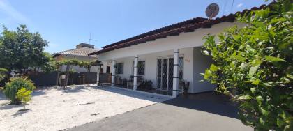 Casa sozinha no terreno 650 metros do mar - 400m² de terreno