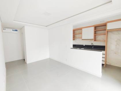 Apartamento a venda 1 suíte e 2 demi-suítes no bairro ITACOLOMI em Balneário Piçarras - SC