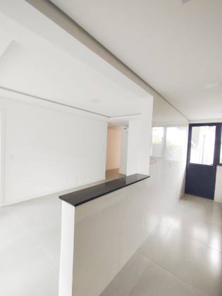 Apartamento a venda 1 suíte e 2 demi-suítes no bairro ITACOLOMI em Balneário Piçarras - SC