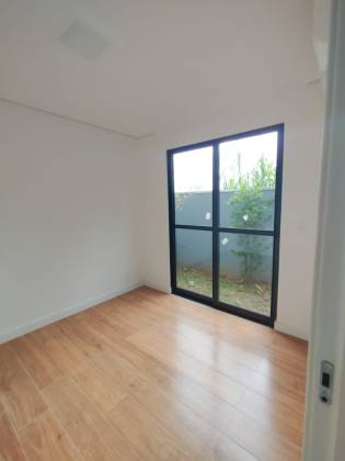 Apartamento a venda 1 suíte e 2 demi-suítes no bairro ITACOLOMI em Balneário Piçarras - SC