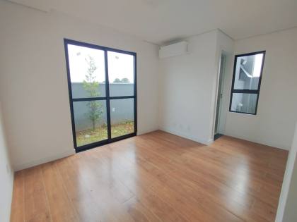 Apartamento a venda 1 suíte e 2 demi-suítes no bairro ITACOLOMI em Balneário Piçarras - SC