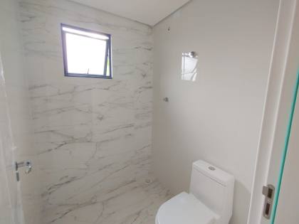 Apartamento a venda 1 suíte e 2 demi-suítes no bairro ITACOLOMI em Balneário Piçarras - SC