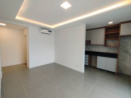 Apartamento Para Vender com 2 demi- suites e 1 suíte no bairro ITACOLOMI em Balneário Piçarras