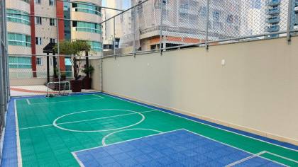 Apartamento para locação anual ha poucos passos da Praia central de BC com 3 suítes.