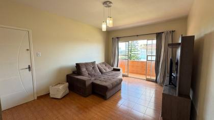 Apartamento Para Alugar com 3 quartos 1 suítes no bairro centro  em Balneário Piçarras