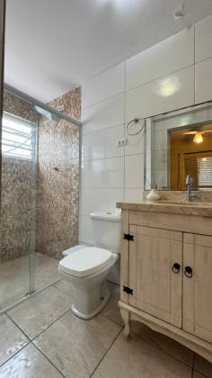 Apartamento Para Alugar com 3 quartos 1 suítes no bairro centro  em Balneário Piçarras