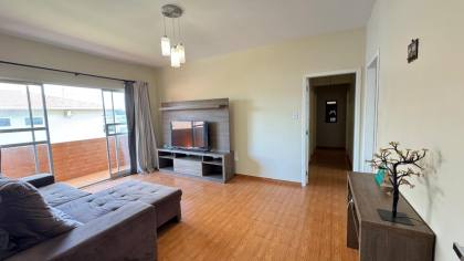 Apartamento Para Alugar com 3 quartos 1 suítes no bairro centro  em Balneário Piçarras