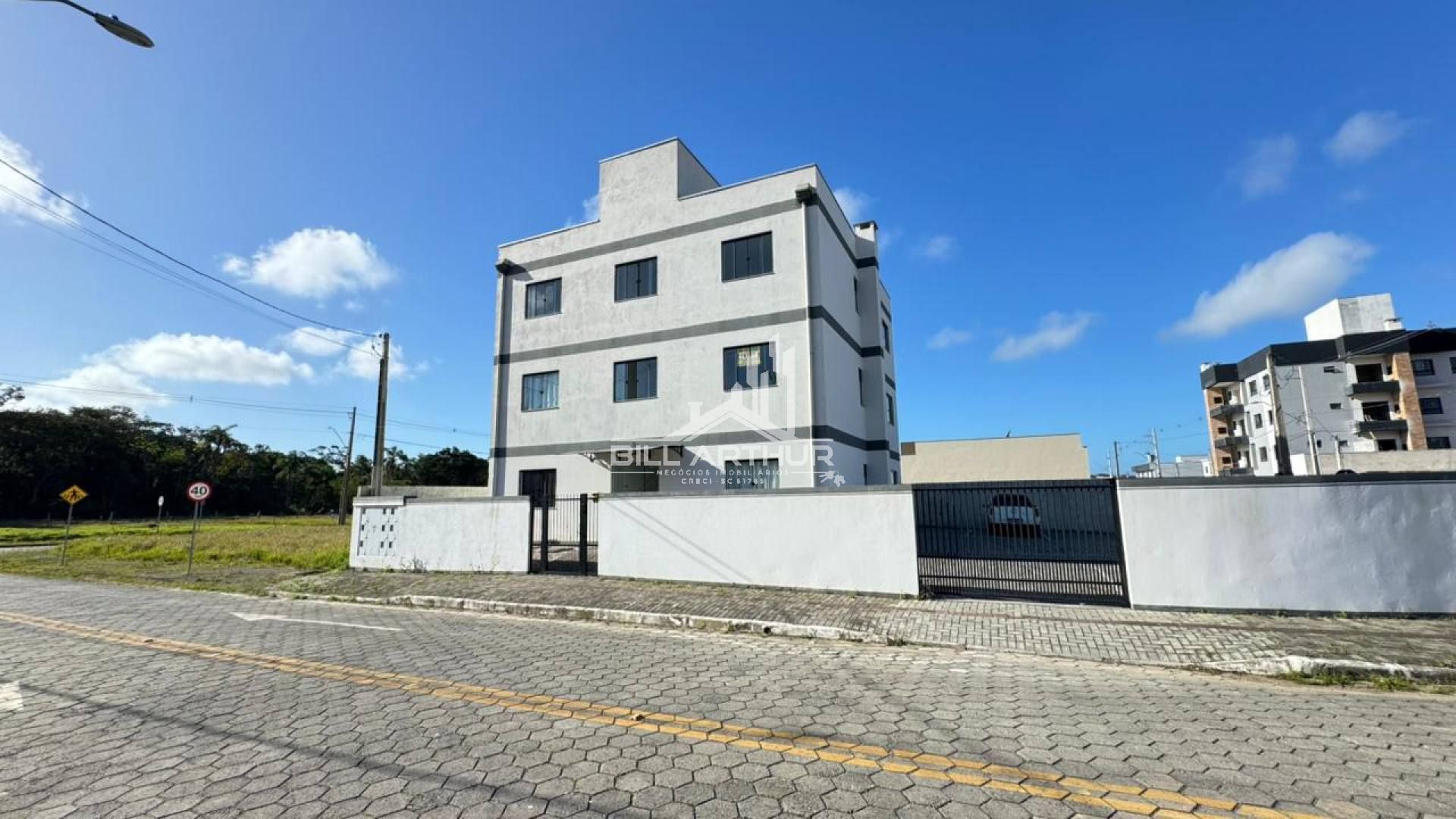 Apartamento mobiliado para locação anual em Balneario piçarras