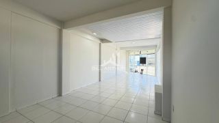 Sala comercial para locação anual