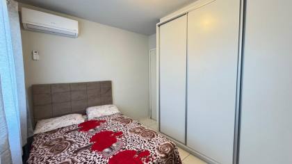 APARTAMENTO MOBILIADO A 450 METROS DO MAR DISPONÍVEL PARA LOCAÇÃO ANUAL