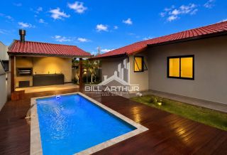 Casa na praia com piscina e sauna a 5 minutos do mar