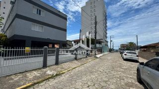 KITNET MOBILIADA PARA LOCAÇÃO ANUAL NO CENTRO DE BALNEÁRIO PIÇARRAS