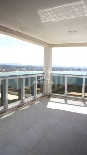 Cobertura de Alto Padrão com 4 Suítes e Condomínio Completo em Penha!