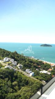 Cobertura de Alto Padrão com 4 Suítes e Condomínio Completo em Penha!