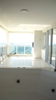 Cobertura de Alto Padrão com 4 Suítes e Condomínio Completo em Penha!