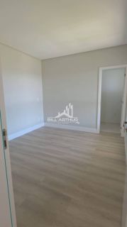 Cobertura de Alto Padrão com 4 Suítes e Condomínio Completo em Penha!